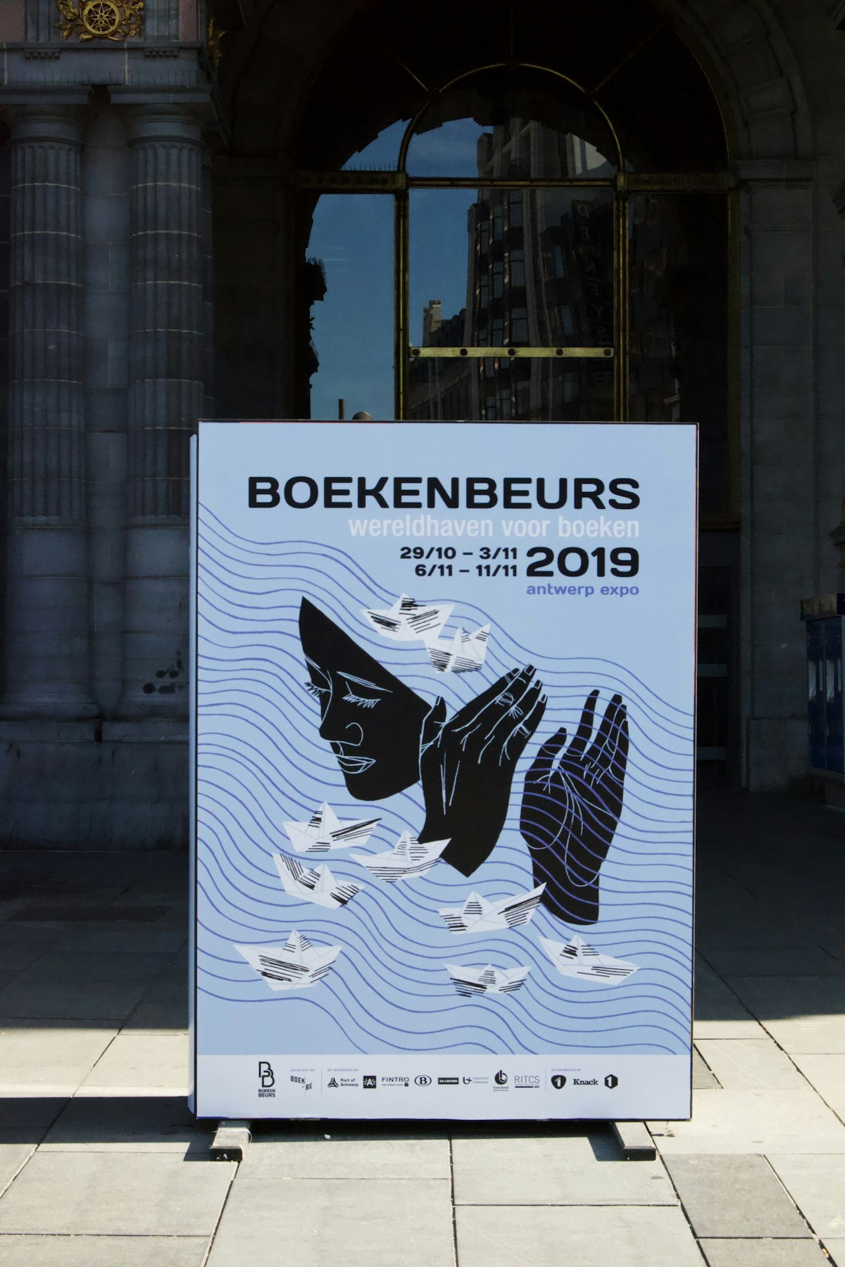Totem carré de sol imprimé en quadrichromie par ReflexPrinting